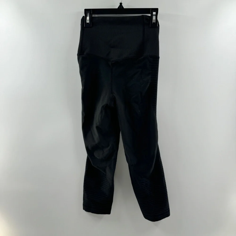 Nike Black Capri Leggings – Women’s Small